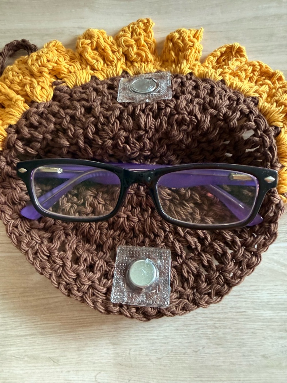 Handmade Crochet Eyeglass Holder & Case | Sunflower Design | Magnetic Closure - Picture 6 of 6